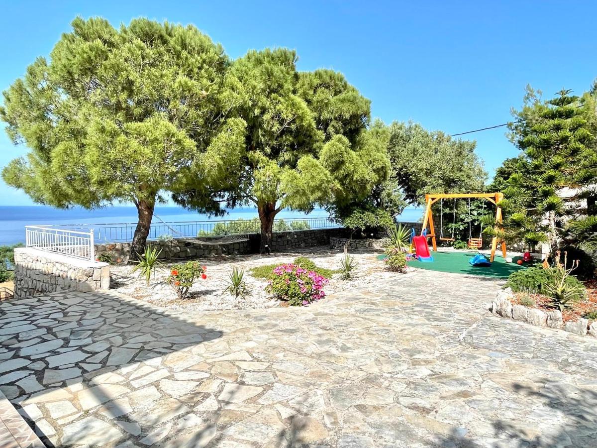 Villa Meganisi Agios Nikolaos  Exteriör bild